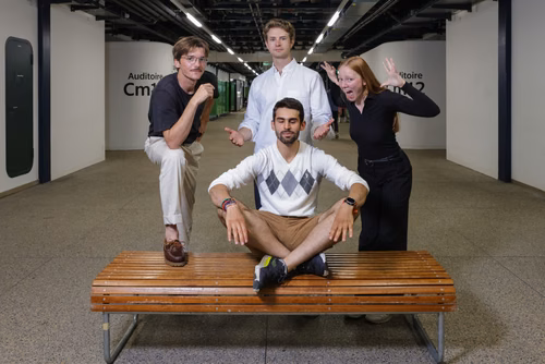 Pour leur projet de master dans le cadre du cours de sciences humaines et sociales (SHS)«Emotion and Value» du Collège des humanités, les étudiants de l’EPFL Vincent Martignier, Maximilian Grobbelaar, Karim Abi Said, et Kathryn Dullerud ont examiné le lien entre l’intuition et la prise de décision morale.