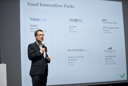 15 startups à fort potentiel ont présenté devant un public composé d’alumni, de chercheurs et d’investisseurs lors de la Seed Night de l’EPFL Alumni au Forum Rolex Learning Center.
