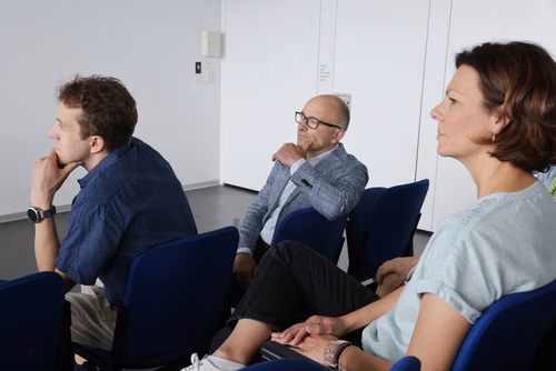 Cours Turing adressés aux gymnasiens, gymnasiennes de suisse romande. Ces cours sont organisés par la faculté IC