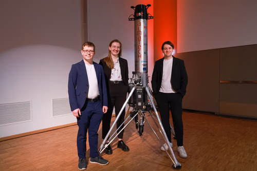Challenges and opportunities in the space field. Practical and useful information for space industries and newcomers in the domain.