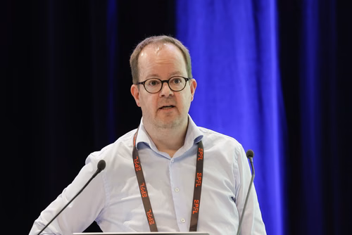 The theme of the conference is “Enabling Discovery by Integrating Microscopy, Machine Learning, and Automation”. The first of its kind in the field, it will bring together about 150 scientists from Europe and abroad working at the forefront of imaging, AI, and hardware development to re-imagine the microscope of the future.