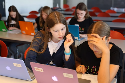 Le tout premier Meet up national du Coding club des filles s'est déroulé sur le campus de l’EPFL à Lausanne.