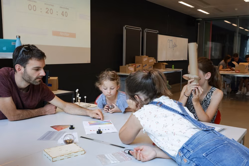 Remises des attestations pour les enfants du Jura 2023 En présence du Ministre de l’éducation du Canton du Jura, M. Martial Courtet Service de promotion des Sciences 