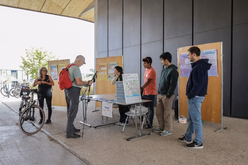 Cap sur l'Ouest, la fête du district de l’Ouest lausannois en mobilité douce, débarque à nouveau à l'EPFL avec une halte festive sur la place Cosandey !