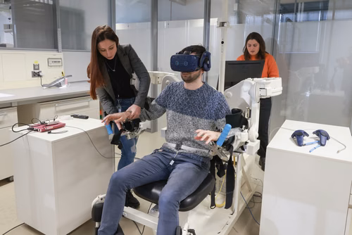 EPFL scientists show that breathing may be used to control a wearable extra robotic arm in healthy individuals, without hindering control of other parts of the body.