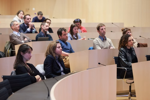 Rencontre entre scientifiques et politiciens au Grand Conseil vaudois sur invitation de Mme Séverine Evéquoz, Présidente du Grand-Conseil :