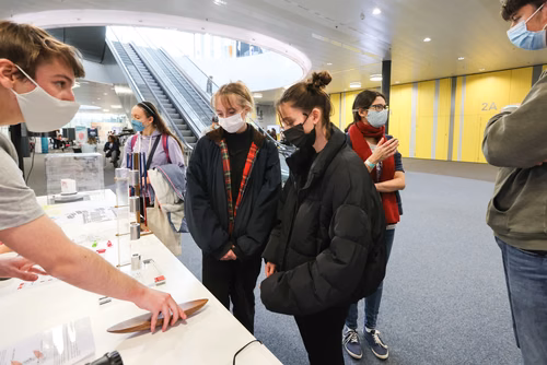 Journée des Gymnasiens accueil et stands 