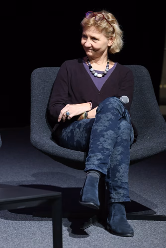 Bien que la représentation des étudiantes à l'EPFL ait progressé au cours des dix dernières années - atteignant désormais 30% -, de nombreux défis demeurent pour l'accès des filles et des femmes aux études et aux carrières scientifiques.