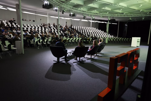 "Jusqu’à la faille : défis et perspectives de la géothermie profonde en Suisse. Une plongée dans les coulisses d’une révolution énergétique".