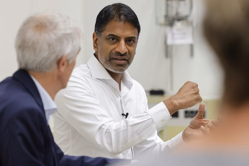 Martin Vetterli, President of EPFL, and Vas Narasimhan, Chief Executive Officer of Novartis, on a series of topics including how AI is reshaping the future of medecine, insights into leadership and the key role Switzerland plays in research and innovation.