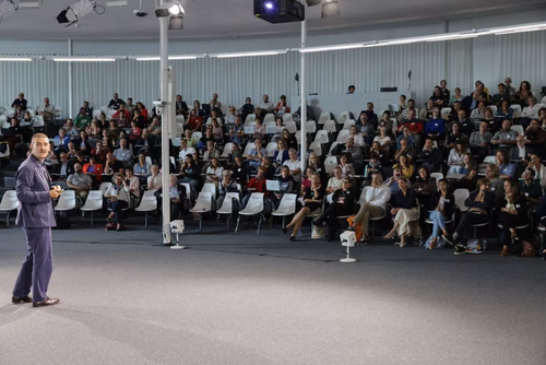 Le Service de promotion de l’éducation de l’EPFL et l’Académie suisse des sciences techniques SATW co-organisent un colloque consacré aux défis en matière d’éducation pour préparer la relève aux métiers de demain.