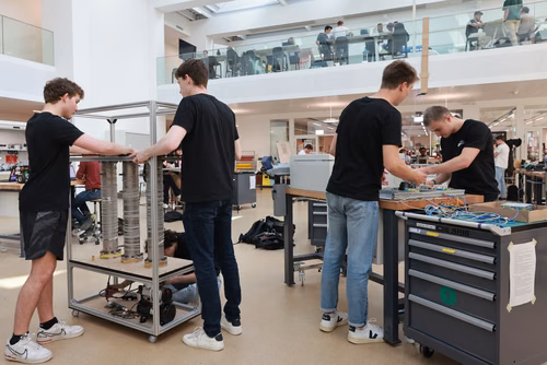 The team of students is working on a unique prototype that uses graphene membranes combined with a porous, sponge-like material to pull carbon from the atmosphere. The technology will soon be tested on an EPFL campus, with the captured CO2 used to produce carbonated water.