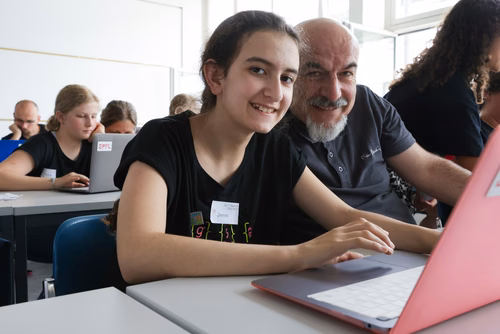 Le Meet up national annuel du Coding club des filles sur le campus de l’EPFL Service de promotion des sciences SPS 