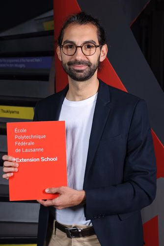 Remise des diplômes COS aux participants d'Extension School