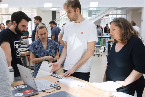Durant le cours intitulé « Assistive Technology Challenge », des étudiants de l’EPFL ont développé des solutions personnalisées pour des patients atteints de handicap moteur.