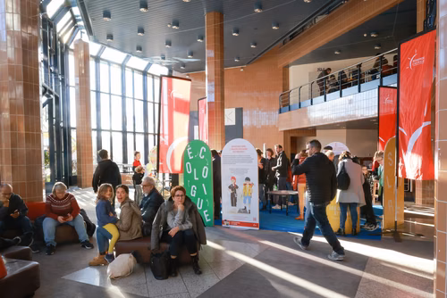 La lumière, voici la toute nouvelle thématique du festival Scientastic, le festival des sciences de l'EPFL Organisateur Service de promotion des sciences sps. 