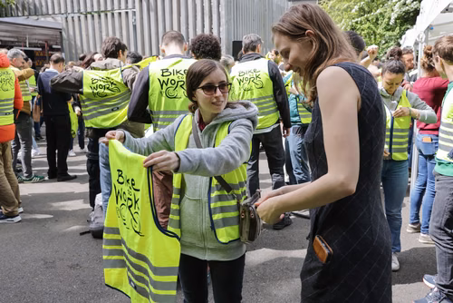 Bike to work is a team challenge that encourages the EPFL community to cycle to campus during May and June.