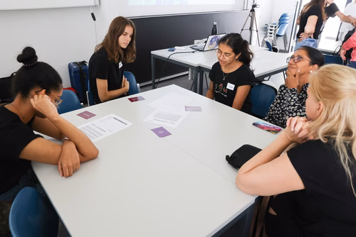 Le Meet up national annuel du Coding club des filles sur le campus de l’EPFL Service de promotion des sciences SPS 
