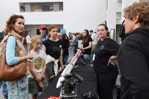 Le Meet up national annuel du Coding club des filles sur le campus de l’EPFL Service de promotion des sciences SPS 