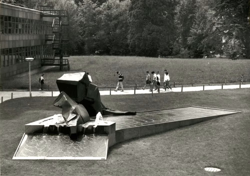 Fontaine de l'UNIL, juin 1994.