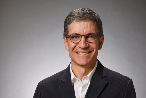 EPFL professor Fernando Porté-Agel has won the ENAC Polysphère Award for the second time in under a decade. He uses concrete examples and novel teaching methods to make fluid mechanics a fun, interactive topic to study. 