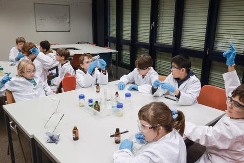 La lumière, voici la toute nouvelle thématique du festival Scientastic, le festival des sciences de l'EPFL Organisateur Service de promotion des sciences sps. 