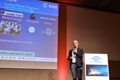 Challenges and opportunities in the space field. Practical and useful information for space industries and newcomers in the domain.