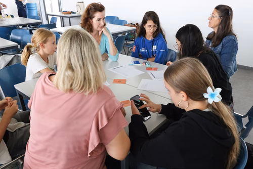 Le Meet up national annuel du Coding club des filles sur le campus de l’EPFL Service de promotion des sciences SPS 