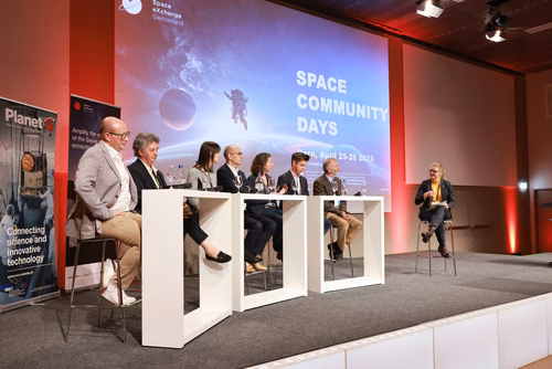 Challenges and opportunities in the space field. Practical and useful information for space industries and newcomers in the domain.