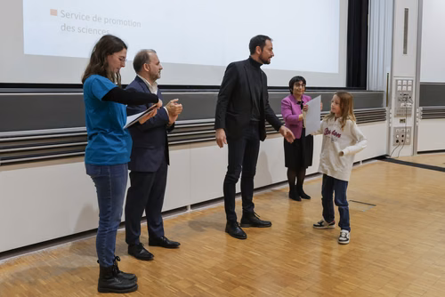 Remises des attestations robots et informatique pour les enfants du Jura