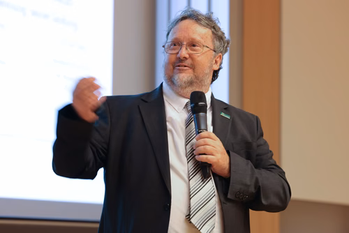 Introduction by Dean Katrin Beyer and Prof. Stephen Foster (President of the International Federation for Structural Concrete, fib). Lecture by Prof. Aurelio Muttoni, conclusion by Prof. Andreas Mortensen (EPFL Associate Vice President for Research).