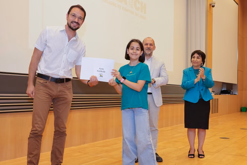 Remise des attestations aux participantes et participants aux cours organisés par le Service de Promotion des Sciences dans le canton du Jura. Avec la participation, pour cette édition, du ministre de l'enseignement, Martial Coutet et du vice-président pour l’innovation et l’impact, Edouard Bugnon