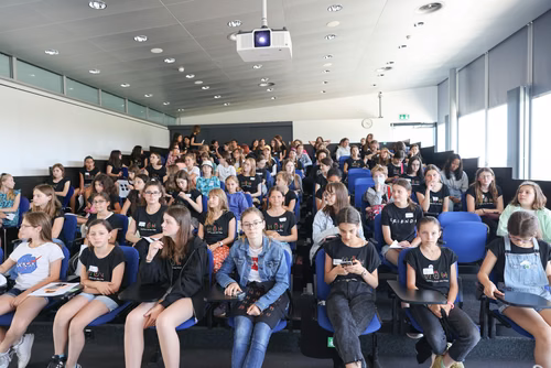 Le tout premier Meet up national du Coding club des filles s'est déroulé sur le campus de l’EPFL à Lausanne.