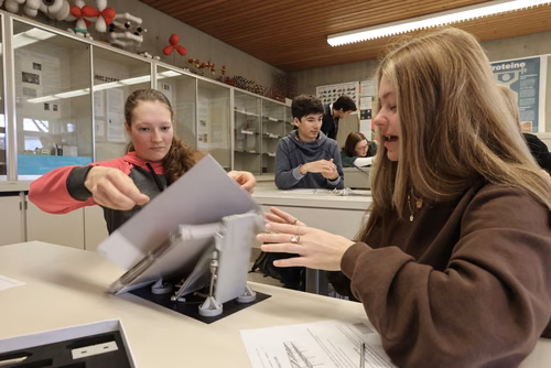 Journée de sensibilisation aux Sciences à Thoune. Organisé par le service de promotion des études