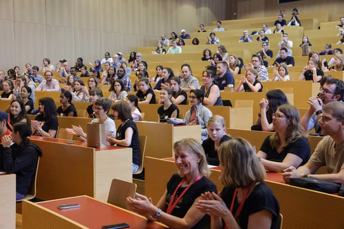 Le Meet up national annuel du Coding club des filles sur le campus de l’EPFL Service de promotion des sciences SPS 