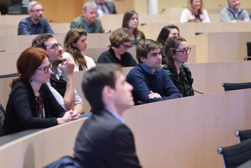Rencontre entre scientifiques et politiciens au Grand Conseil vaudois sur invitation de Mme Séverine Evéquoz, Présidente du Grand-Conseil :