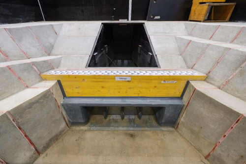 EPFL’s Platform of Hydraulic Constructions has been commissioned to model a future hydropower plant in Australia. As part of its work, the team has built an outsize replica on campus.