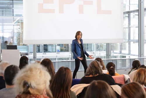 Atelier robotique pour les filles Campus Biotech, remise des attestations