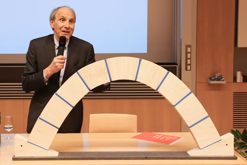 Introduction by Dean Katrin Beyer and Prof. Stephen Foster (President of the International Federation for Structural Concrete, fib). Lecture by Prof. Aurelio Muttoni, conclusion by Prof. Andreas Mortensen (EPFL Associate Vice President for Research).