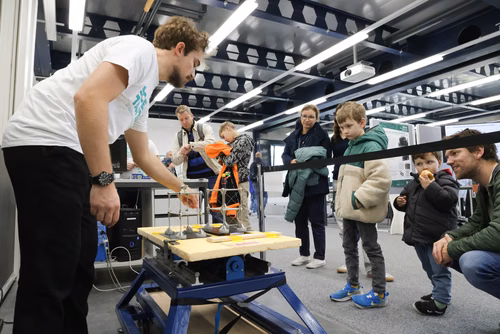 La découverte des sciences et des technologies au cœur du campus, pour les adultes et les enfants.