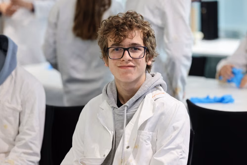 To celebrate 100 years of quantum science and technology, we invite you to discover the strange and fascinating world of quantum physics through hands-on activities, interactive demonstrations, workshops, and engaging talks.