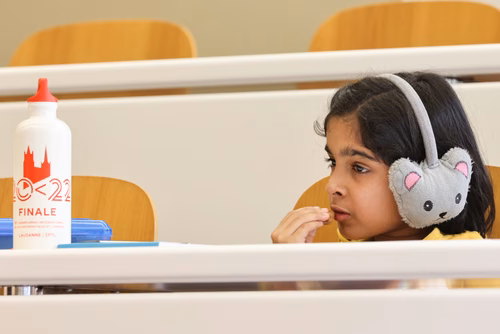 Le championnat des jeux mathématiques et logiques est une compétition populaire et scolaire organisée chaque année à l’échelon européen. Il voit s’affronter des passionné·e·s de mathématiques de toutes générations venus d’une douzaine de pays. Sa finale internationale, qui a traditionnellement lieu à Paris, sera cette année organisée à Lausanne (EPFL). La FSJM gère depuis plus de 30 ans l’organisation de ce championnat en Suisse. Finale sur le Campus EPFL