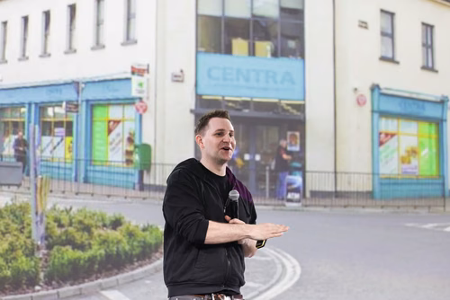 Max Schrems est une figure clé dans le domaine de la protection des données internationales, salué pour ses efforts juridiques novateurs visant à défendre les droits individuels en matière de données.