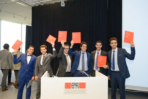 Remise des masters en informatique et systèmes de communication, le 1 octobre 2016