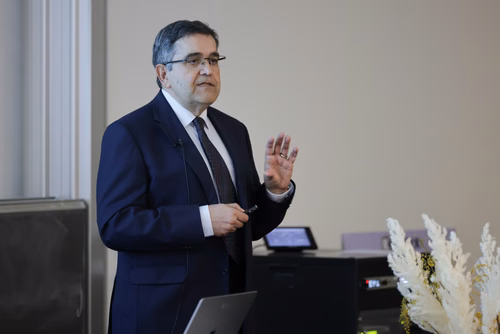 Honorary Lecture of Professor Jacques-Edouard Moser