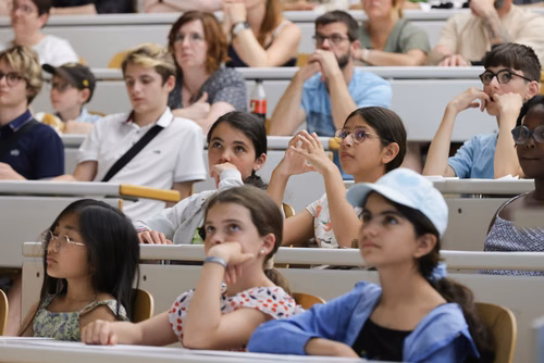 Remises des attestations pour les enfants du Jura 2023 En présence du Ministre de l’éducation du Canton du Jura, M. Martial Courtet Service de promotion des Sciences 