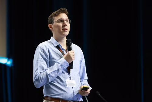 Un événement d’envergure pour préparer son avenir. Comme chaque année, l’EPFL, via son Service de promotion de l’éducation et en collaboration avec ses facultés, se réjouit d'accueillir les gymnasiennes et gymnasiens sur son campus. L’École propose de venir découvrir ses filières de formation, sa communauté estudiantine, son corps enseignant, ses équipes de recherche, les divers services dédiés aux étudiantes et étudiants débutant à l’EPFL, ainsi que les multiples associations chargées d’animer la vie socia