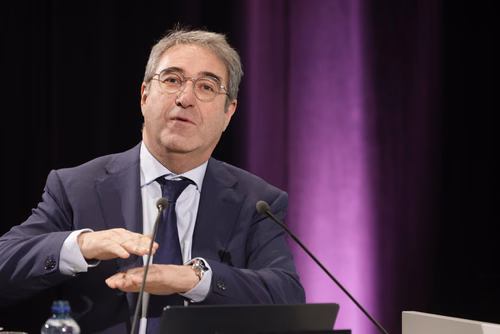 Cérémonie officielle promouvant l'excellence mathématique à l'EPFL, notamment en présence de notre lauréat et notre lauréate du médaille Fields.