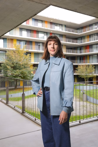 Pour sa thèse de doctorat en architecture, Fiona del Puppo s’est penchée sur les difficultés des jeunes à se loger après leurs études. Elle détaille ses observations dans une chronique parue dans trois quotidiens romands.