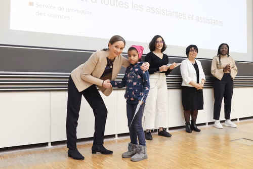 Journée à la découverte des Sciences Remise attestations "Internet & Code pour les filles" Service de la promotion des Sciences de l'EPFL 